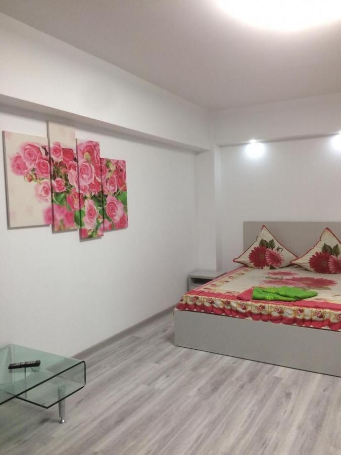 Квартира Юбилейный Almaty Esterno foto